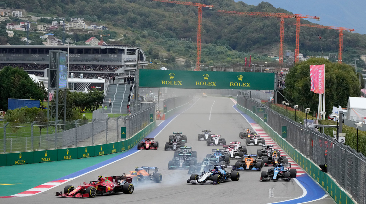Drivers take the start during the Russian Formula One Grand Prix at the Sochi Autodrom circuit, in Sochi, Russia, on Sept. 26, 2021.