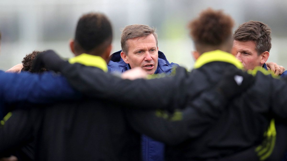 Jesse-Marsch-Leeds-Huddle