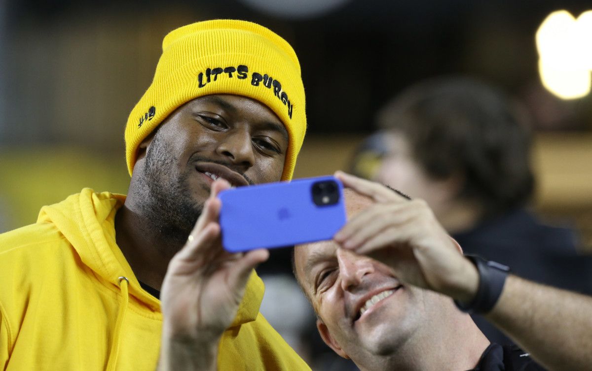Insider Provides Exclusive Insight On JuJu Smith-Schuster's Free Agency Status - Vimarsana News