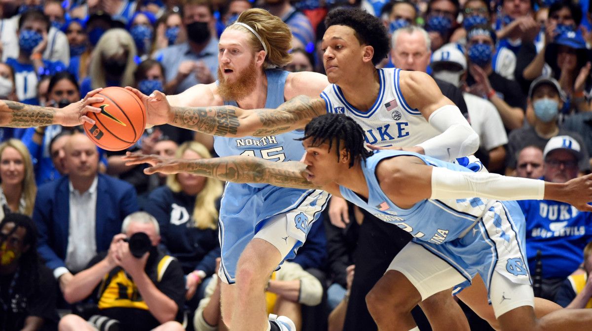 Point Spread for the Final Four: Kansas and Duke Favored Over Villanova, North Carolina - Vimarsana News