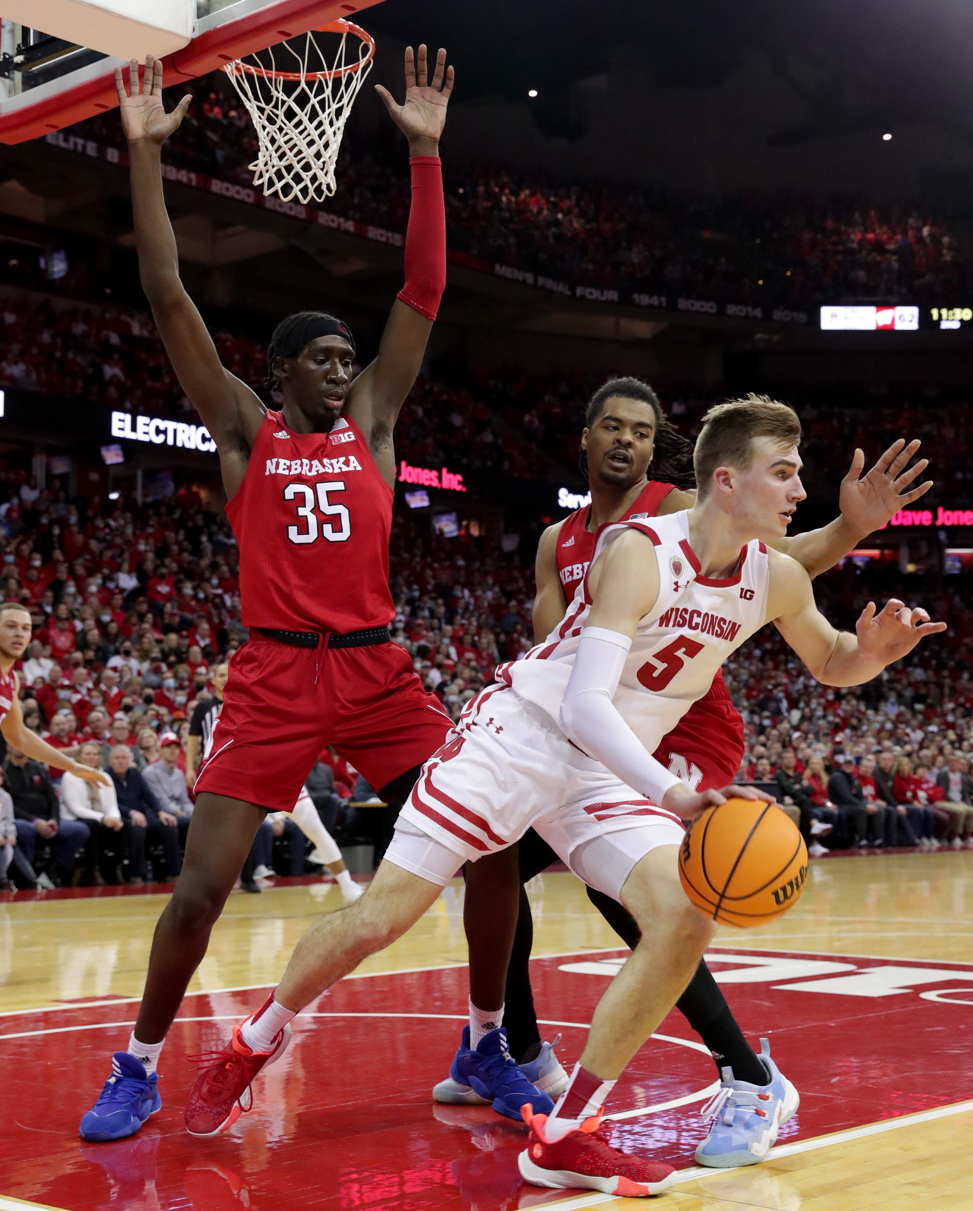 Lat Mayen MBB vs Wisconsin 2022.03.06 USATSI_17844342