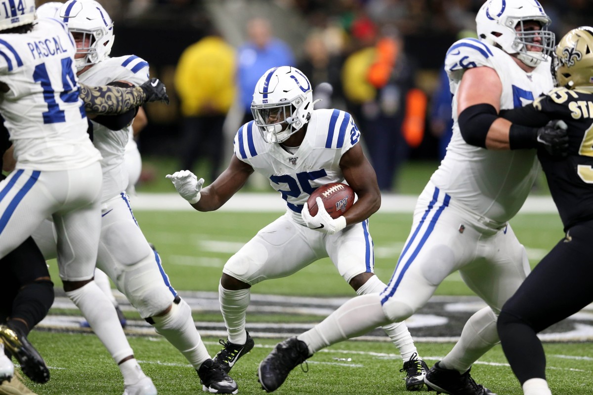 Indianapolis Colts running back Marlon Mack (25) looks to run against the New Orleans Saints. Mandatory Credit: Chuck Cook-USA TODAY Sports