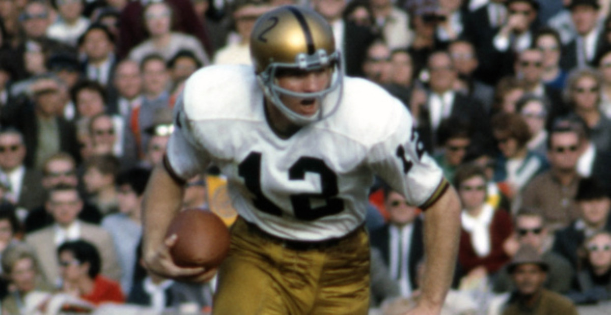 Purdue Boilermakers quarterback and future 2-time Super Bowl champion Bob Griese during a college football game.
