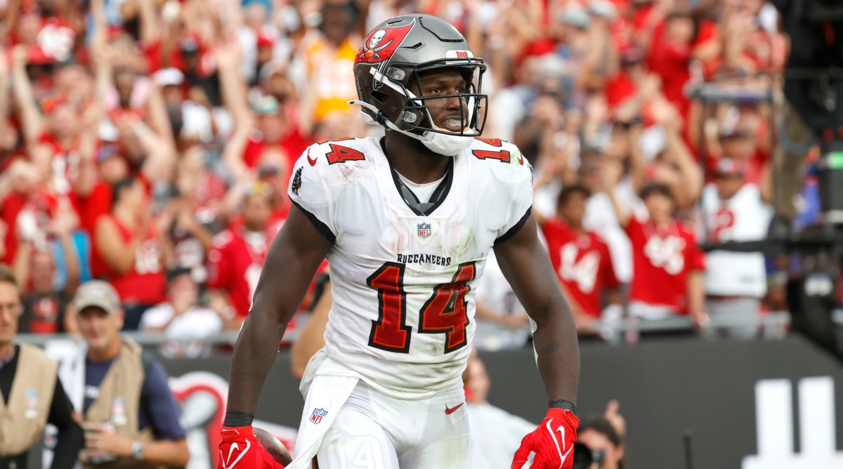 Buccaneers wide receiver Chris Godwin celebrates after scoring a touchdown.