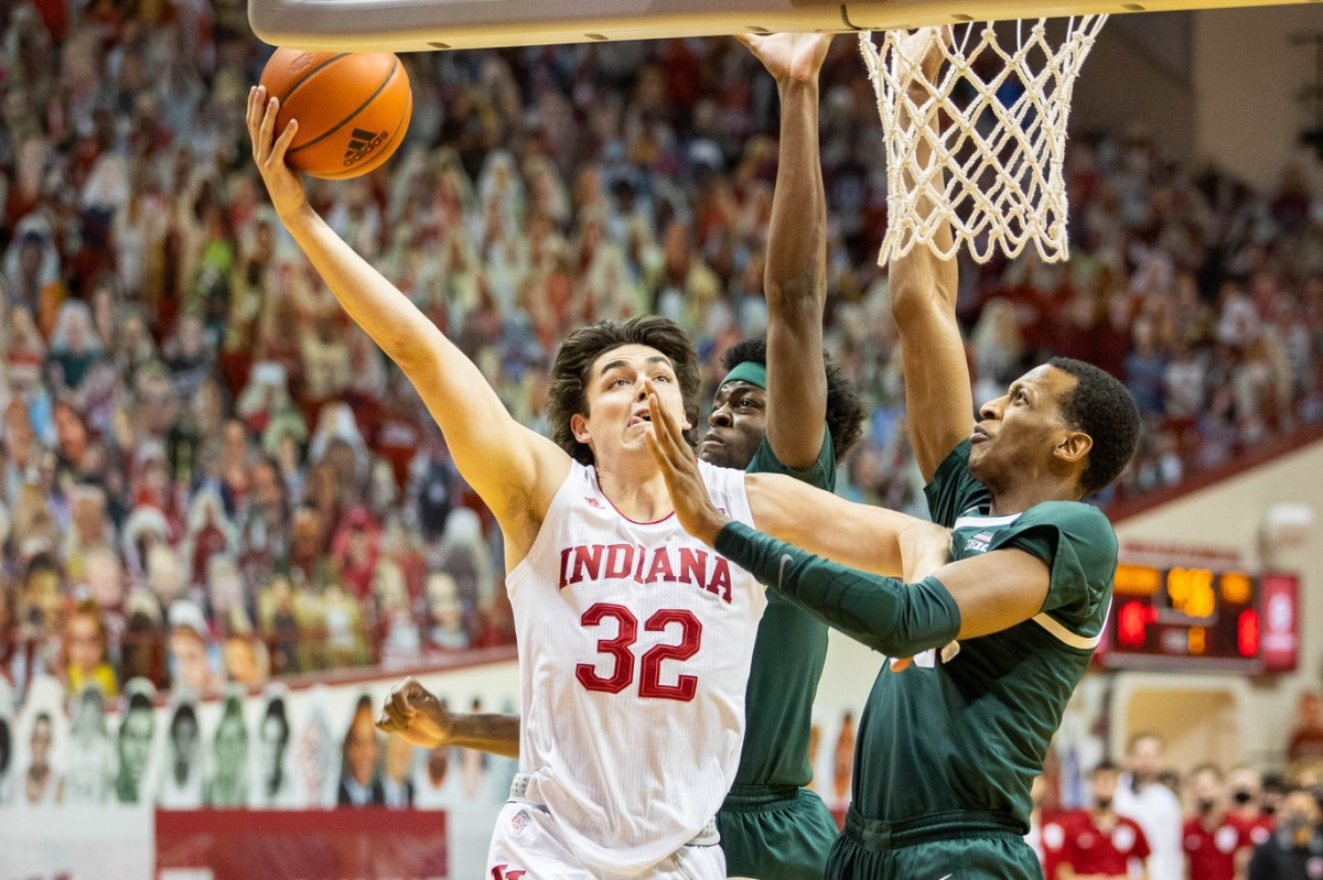 Indiana guard Trey Galloway (32) has the ability to attack the basket, something that's been missing during the 15 games where he's been out with wrist and groin injuries. (Trevor Ruszkowski/USA TODAY Sports)