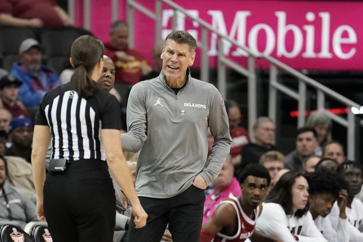 Amidst a Changing Landscape, Oklahoma’s Porter Moser is Adjusting on the Fly