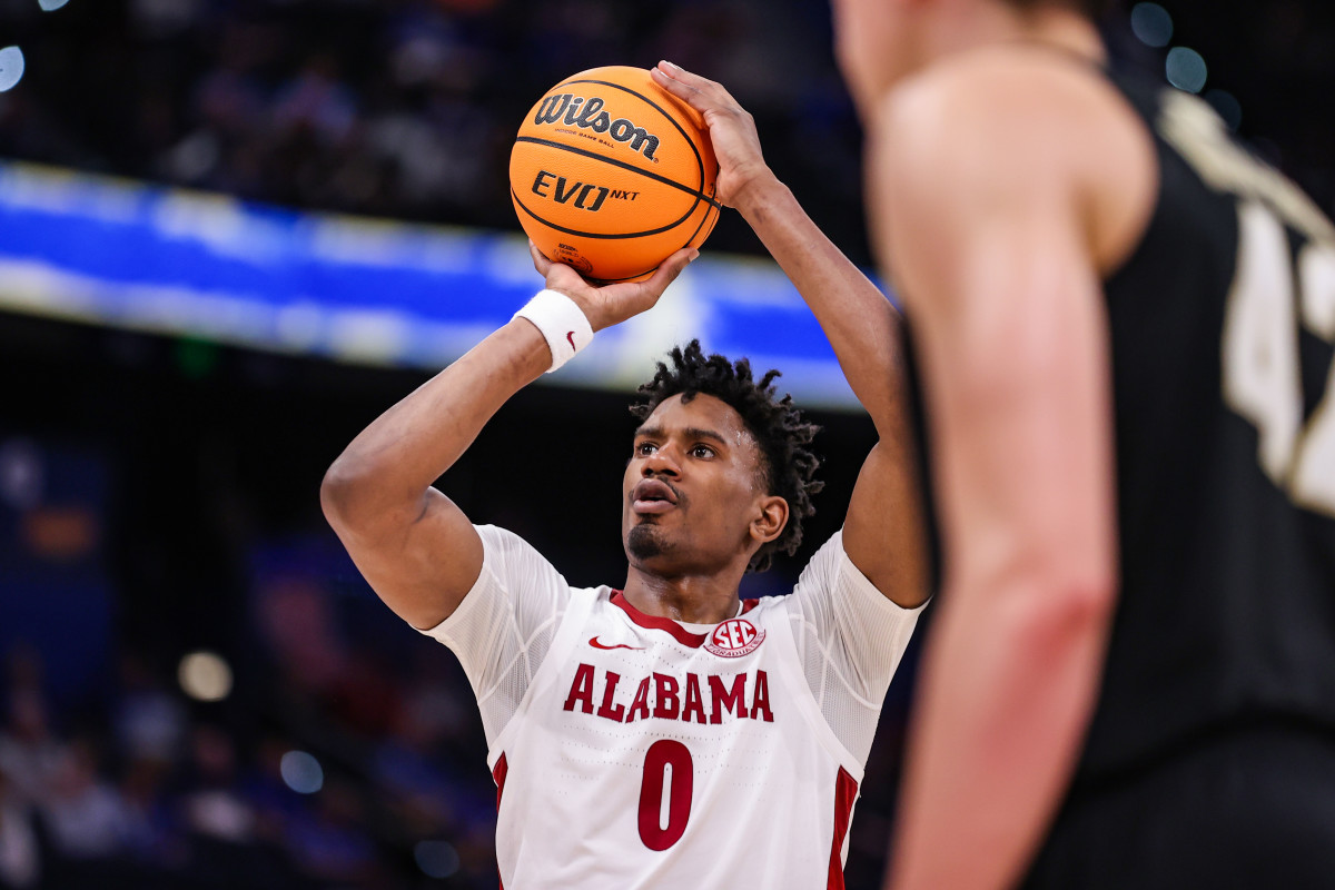 3102022 Noah Gurley shoots free throws_AlabamavsVanderbilt_JT002873