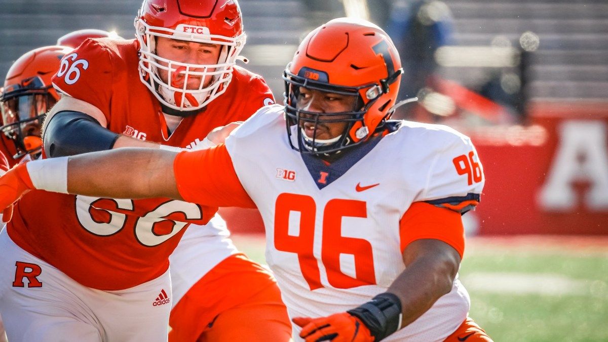 NFL Draft Profile: Roderick Perry II, Defensive Tackle, Illinois Fighting Illini - Vimarsana News