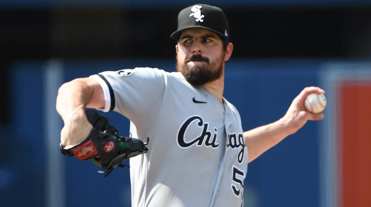 Chicago White Sox starting pitcher Carlos Rodon (55) delivers a pitch against Toronto Blue Jays in the first inning at Rogers Centre.