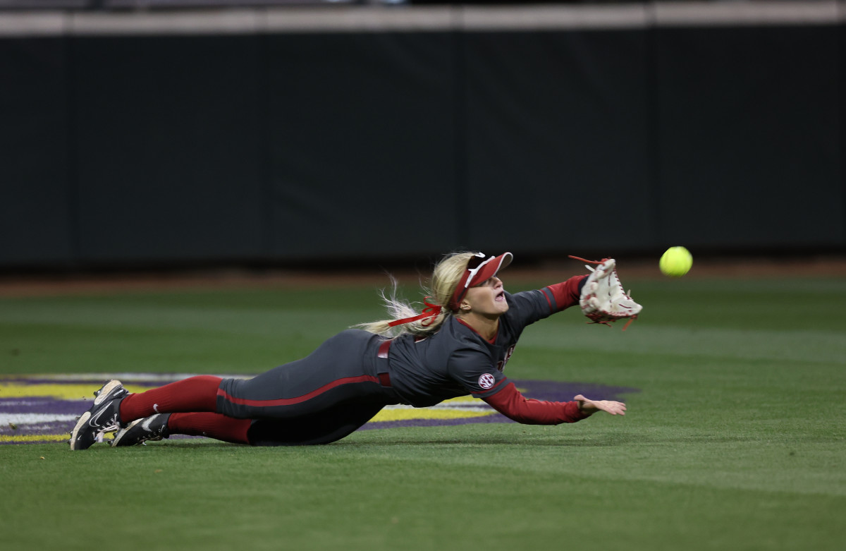 Dallis Goodnight diving catch