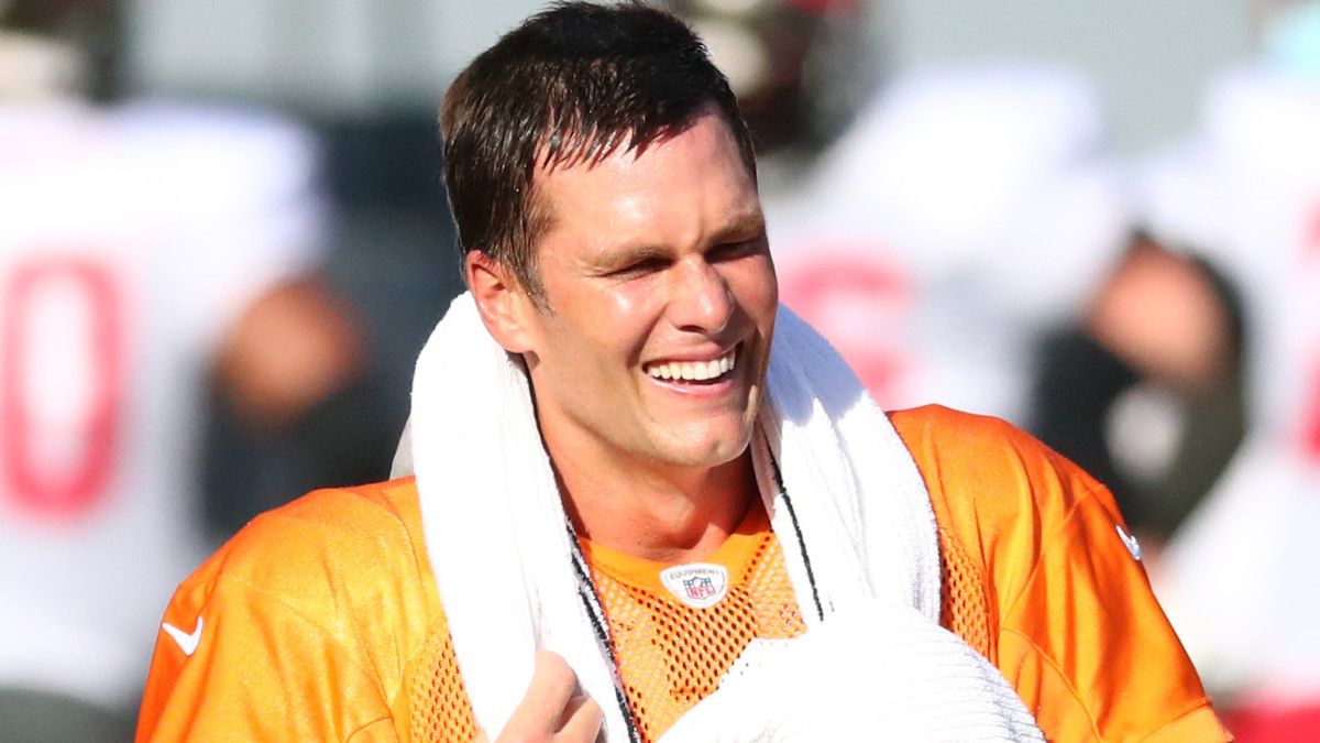 Tom Brady comes out of retirement: Twitter reaction - Vimarsana News