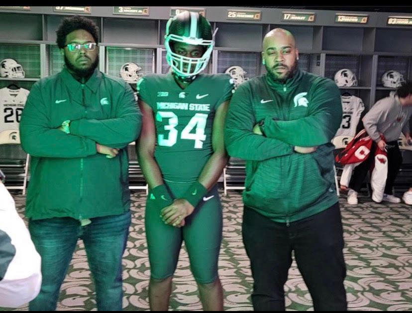 Michigan State in the 'Top 12' for four-star 2023 defensive lineman Enoh Etta - Vimarsana News