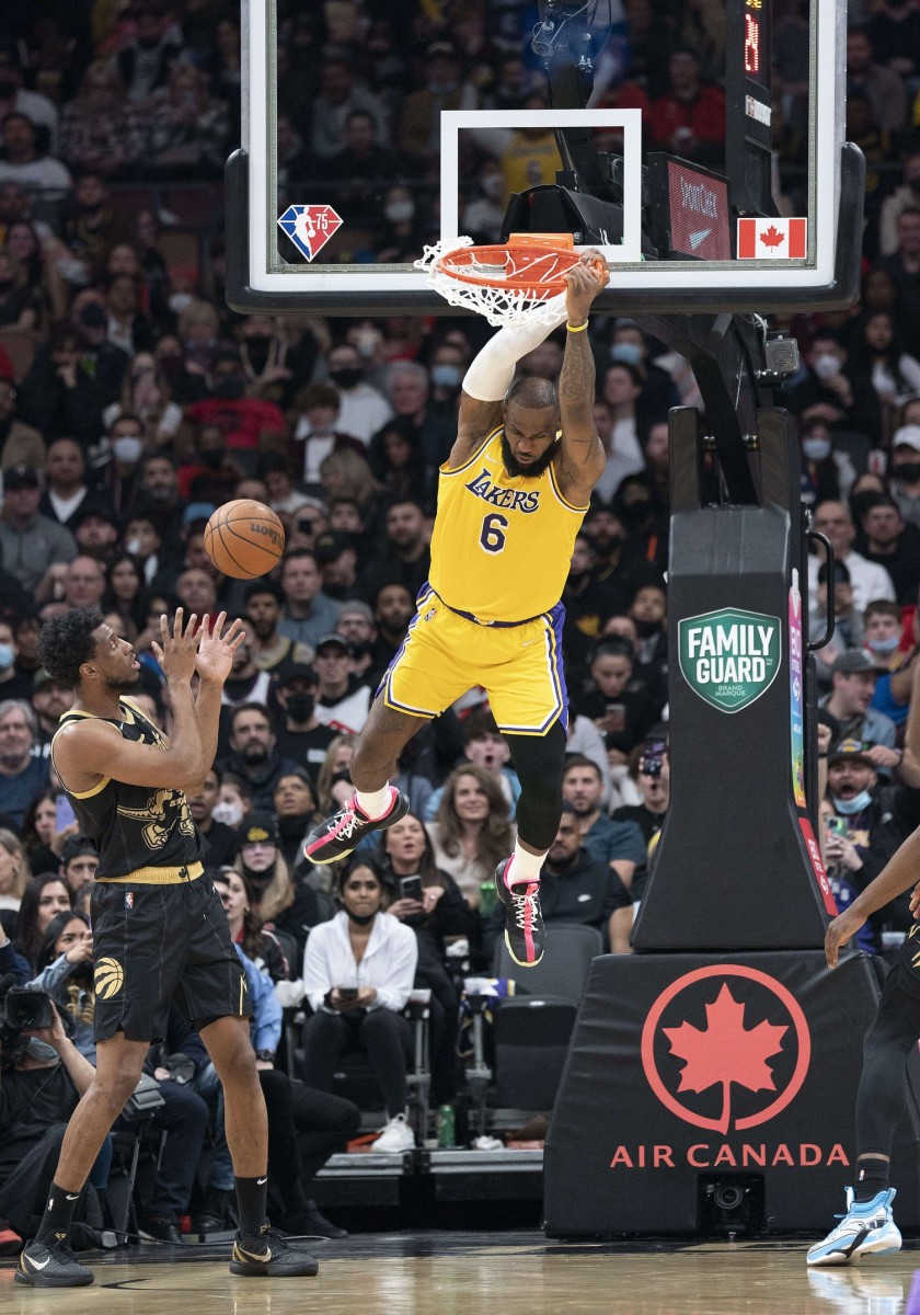 Los Angeles Lakers forward LeBron James (6) scores a basket during the fourth quarter against the Toronto Raptors at Scotiabank Arena