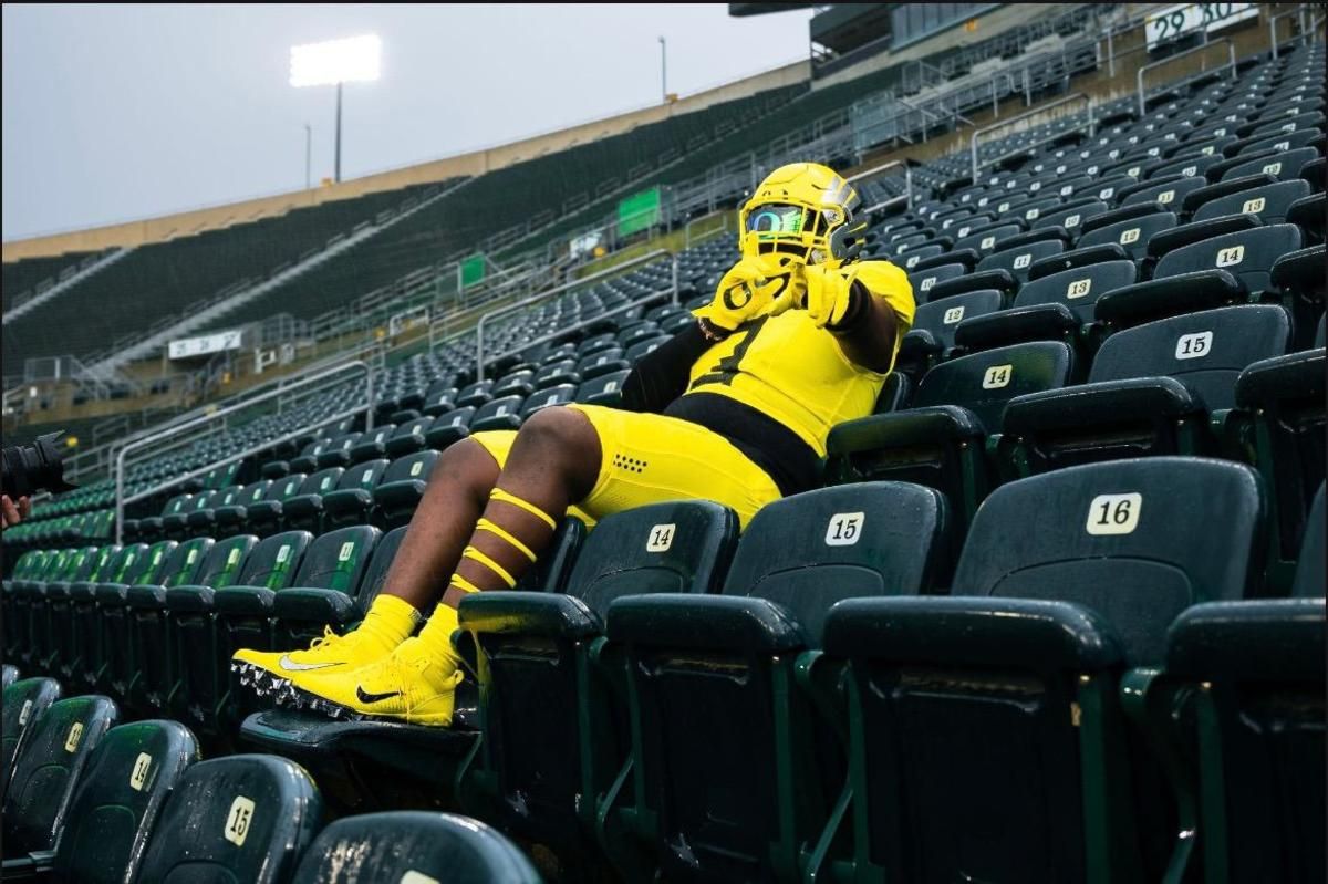 mykeil-gardner-oregon-autzen-stands