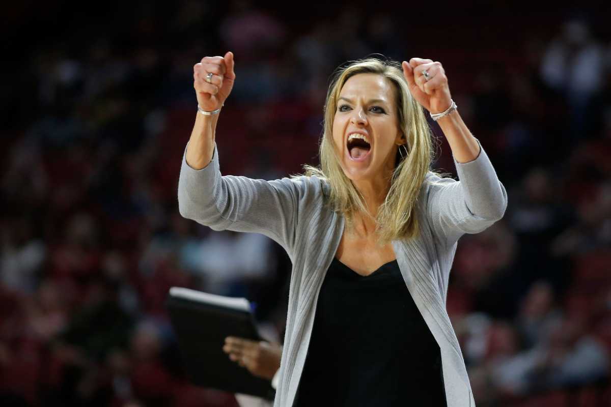 Oklahoma HC Jennie Baranczyk Earns National Honors - Sports Illustrated