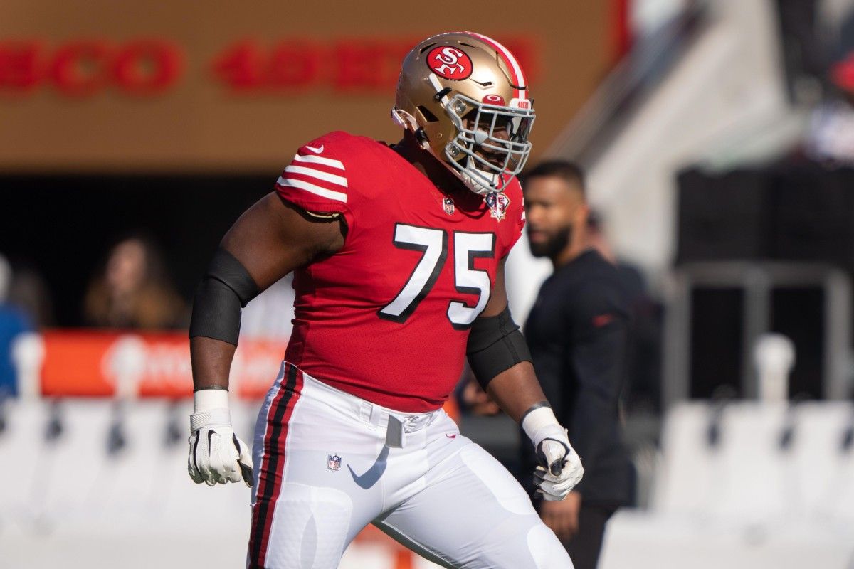 49ers guard Laken Tomlinson warming up before game