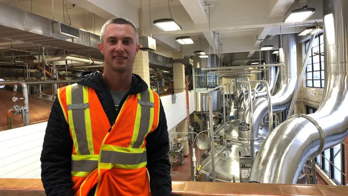 Richards returned to MillerCoors, where he was once a part-time worker, for a tour in 2018. 