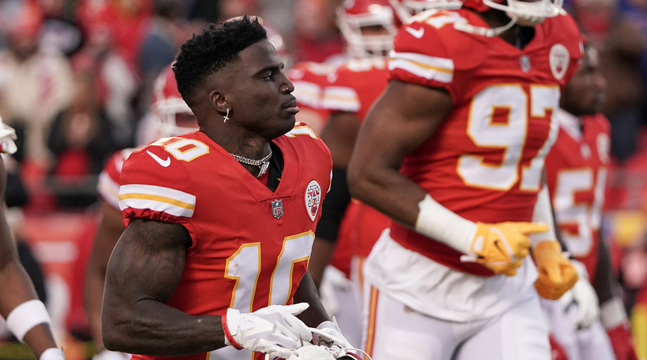 tyreek hill deal with dolphins