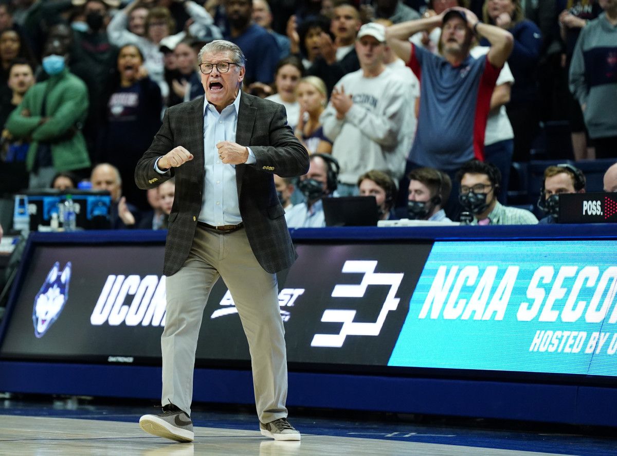 UConn's Geno Auriemma Says 'Indiana is Smart as Hell' - Sports Illustrated  Indiana Hoosiers News, Analysis and More