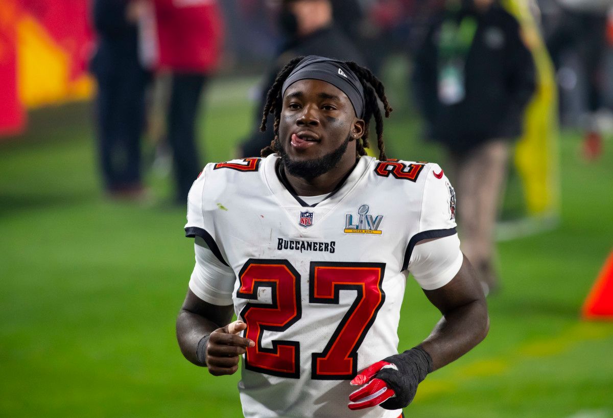 Former Tampa Bay Buccaneers running back signs with Kansas City Chiefs - Vimarsana News