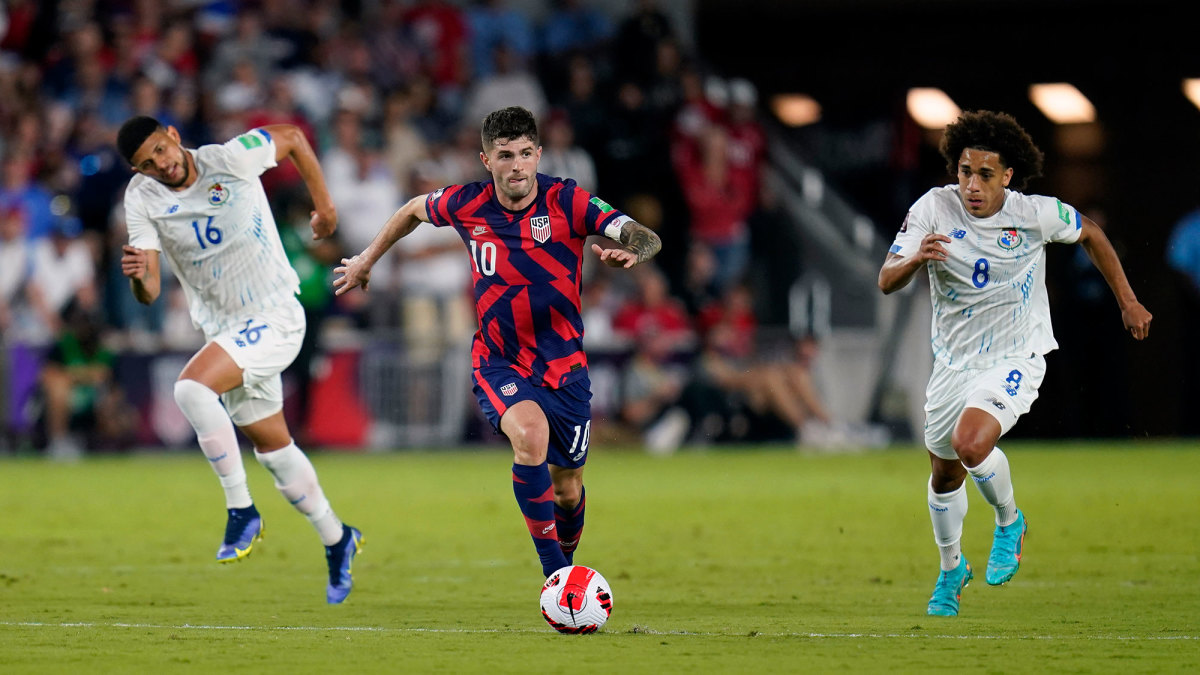 Christian Pulisic dribbles vs. Panama in the USMNT’s win