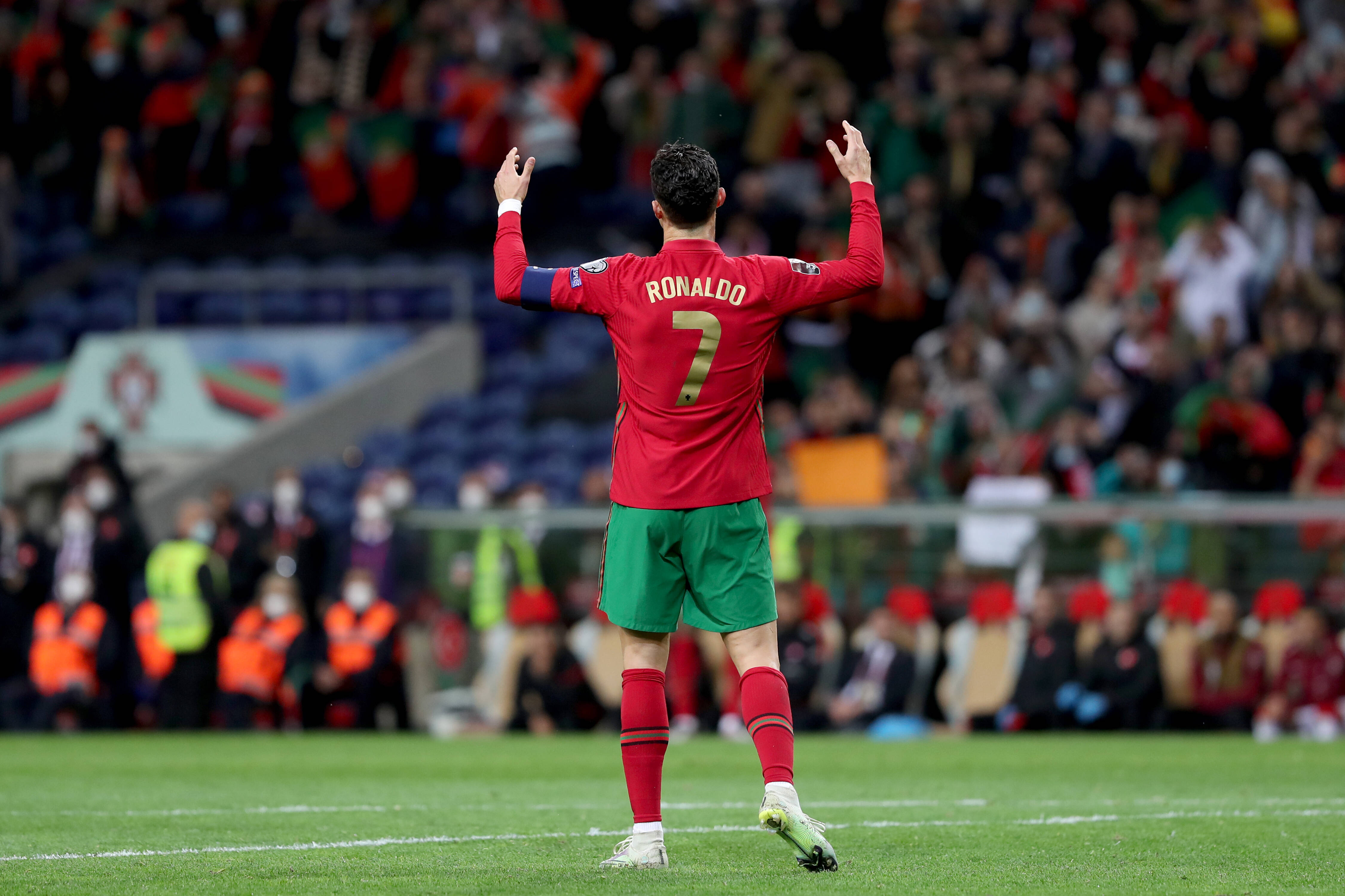 Could Cristiano Ronaldo being "the boss" hold Portugal back? - Futbol on FanNation