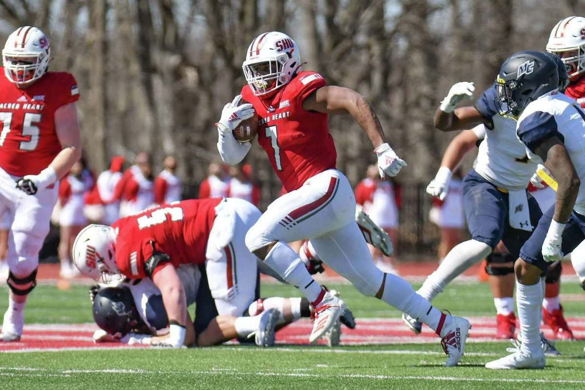 NFL Draft Profile Julius Chestnut Running Back Sacred Heart Pioneers