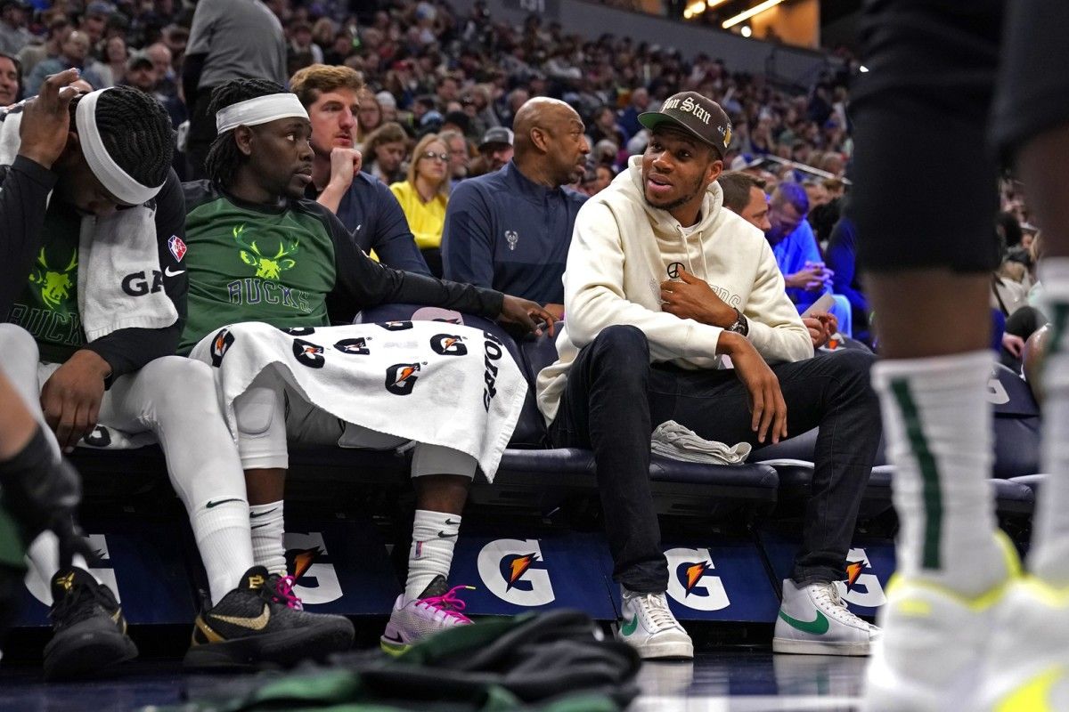 Bucks Injury Report Against The 76ers - Vimarsana News