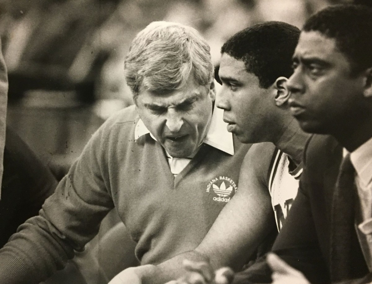 Indiana coach Bob Knight talks to Daryl Thomas during the 1987 NCAA Tournament. (USA TODAY Sports)