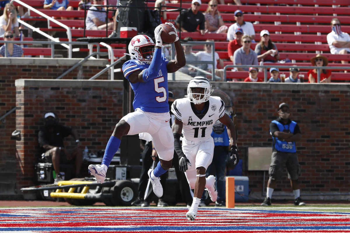 Oct 3, 2020; Dallas, Texas, USA; Southern Methodist Mustangs wide receiver Danny Gray (5) catches a touchdown pass against the Memphis Tigers at Gerald J. Ford Stadium. Mandatory Credit: Tim Heitman-USA TODAY Sports