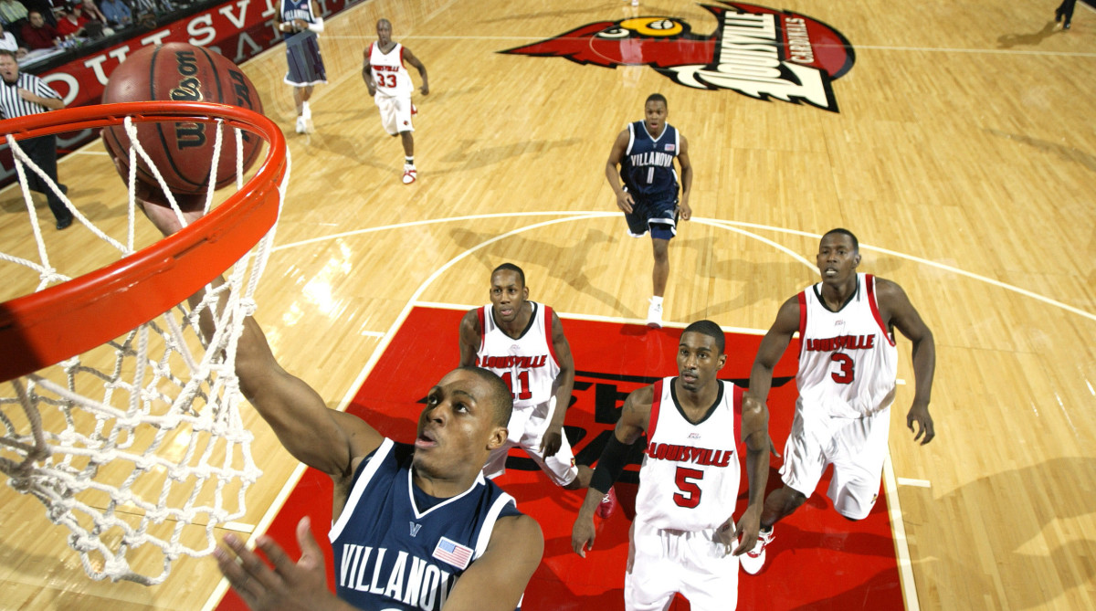 Villanova Wildcats guard Randy Foye (2) lays the ball in on a fast break against the Louisville Cardinals at Freedom Hall in Louisville. The Wildcats defeated the Cardinals 76-67