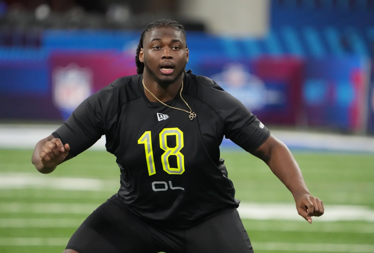 Mar 4, 2022; Indianapolis, IN, USA; Texas A&M offensive lineman Kenyon Green (OL18) goes through drills during the 2022 NFL Scouting Combine at Lucas Oil Stadium. Mandatory Credit: Kirby Lee-USA TODAY Sports