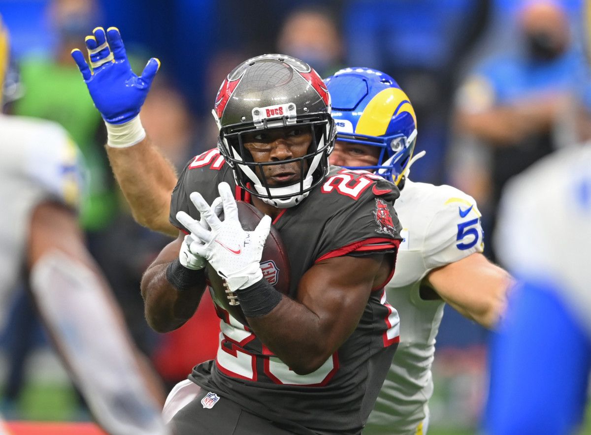 Veteran running back returning to Tampa Bay on one-year deal - Vimarsana News