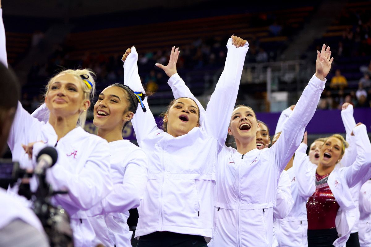 Alabama gymnastics celebrates