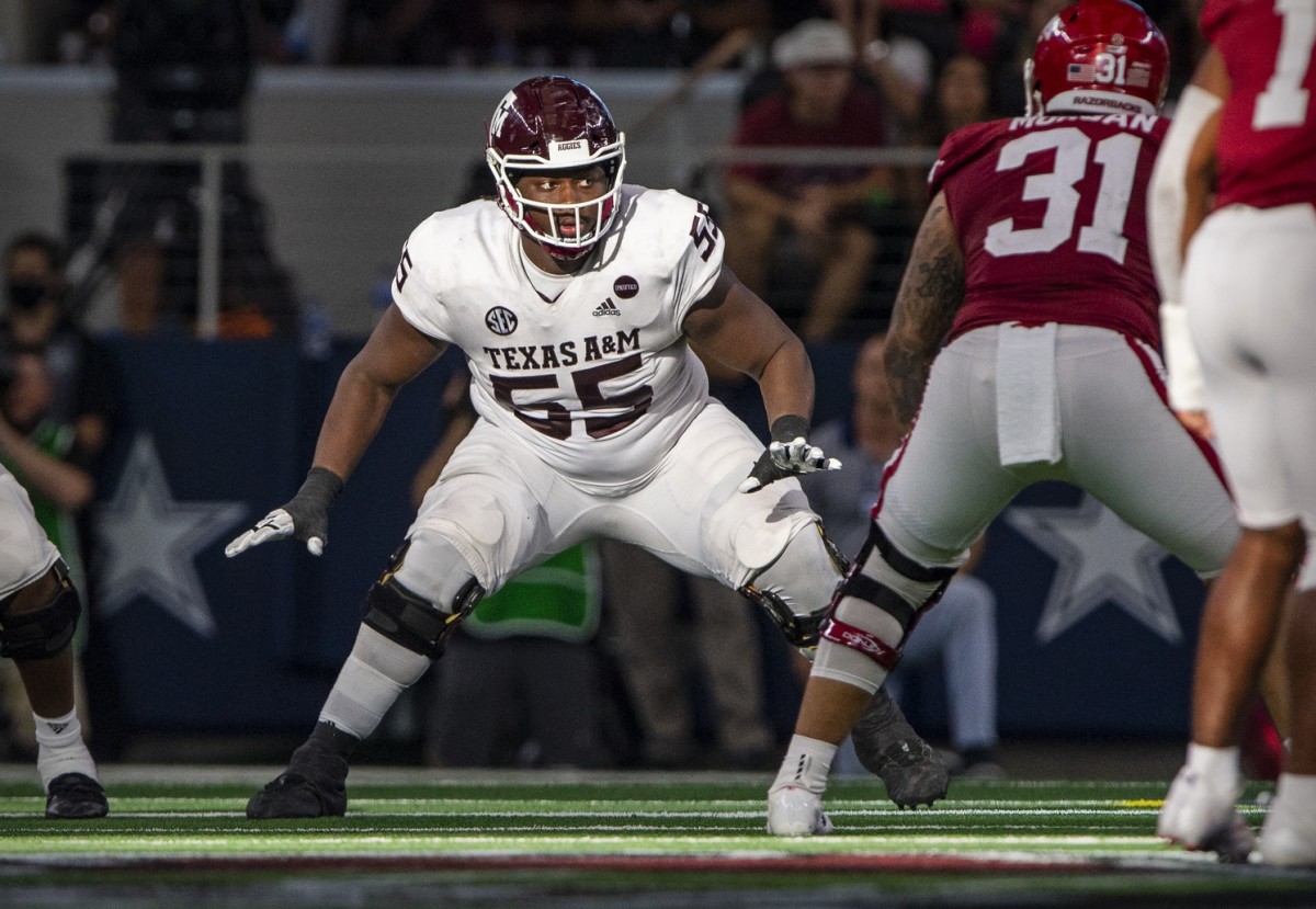 Sep 25, 2021; Arlington, Texas, USA; Texas A&M Aggies offensive lineman Kenyon Green (55) in action during the game between the Arkansas Razorbacks and the Texas A&M Aggies at AT&T Stadium. Mandatory Credit: Jerome Miron-USA TODAY Sports