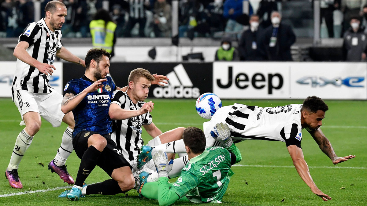 Inter Milan edged Juventus in a key Serie A match