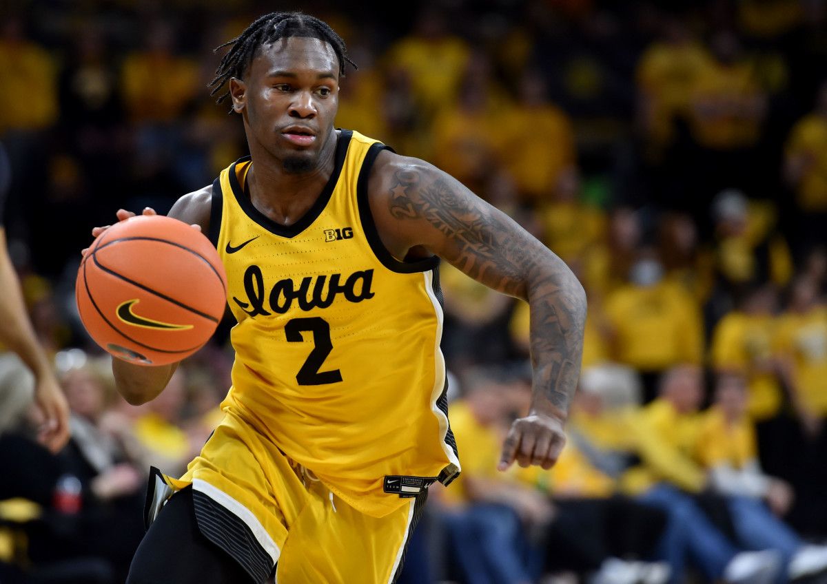 Joe Toussaint, Iowa Hawkeyes men's basketball