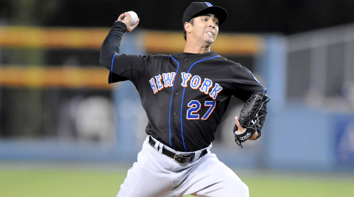 May 6, 2008; Los Angeles, CA, USA; New York Mets starter Nelson Figueroa (27) pitches against the Los Angeles Dodgers at Dodger Stadium.