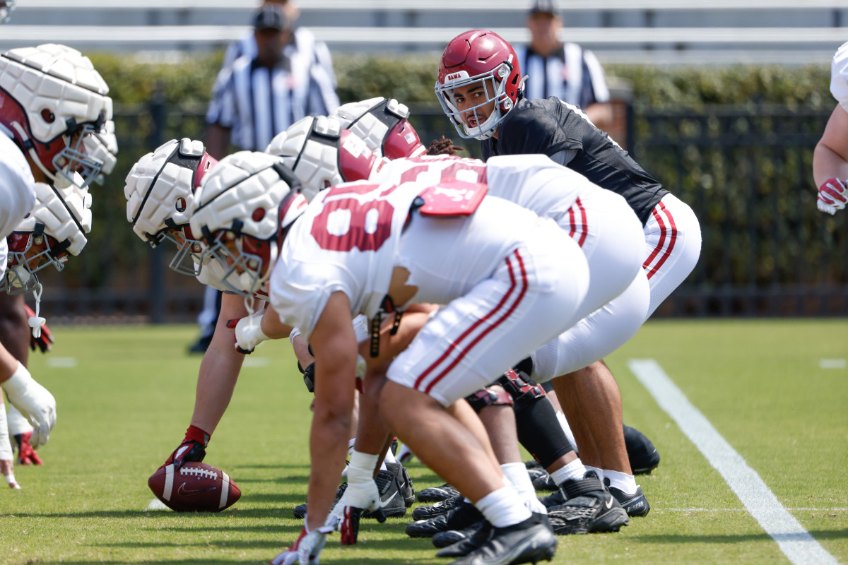 Alabama offensive line and Bryce Young, Alabama scrimmage 4/9/22