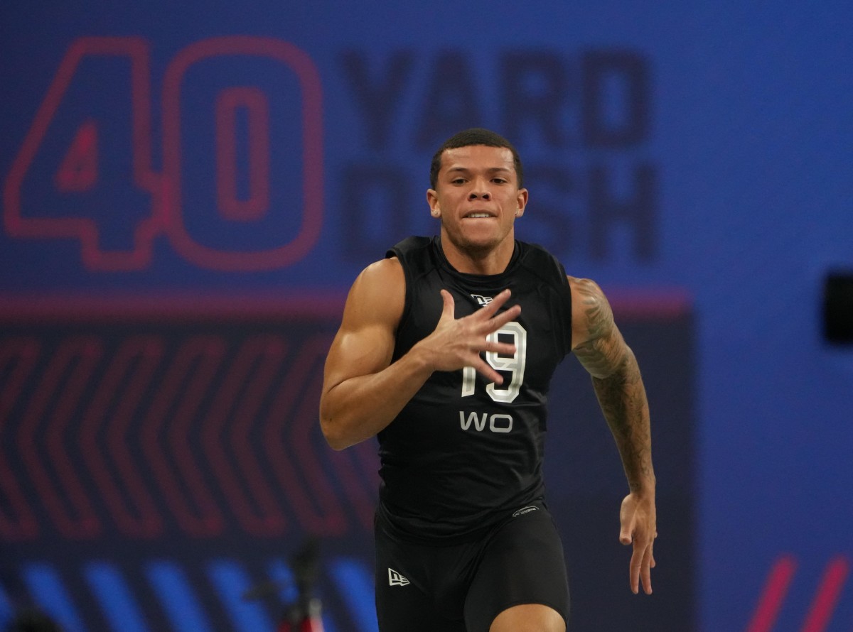 Mar 3, 2022; Indianapolis, IN, USA; Western Michigan wide receiver Skyy Moore (WO19) runs the 40-yard dash during the 2022 NFL Scouting Combine at Lucas Oil Stadium.