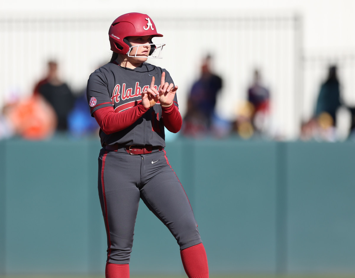 Texas A&M Scores Five Unanswered Runs to Upset Alabama Softball Sports Illustrated Alabama