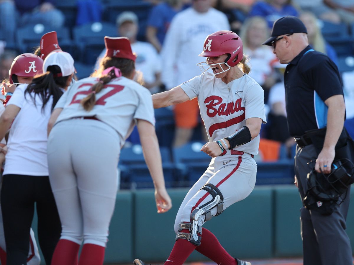 Bailey Dowling celebrates HR