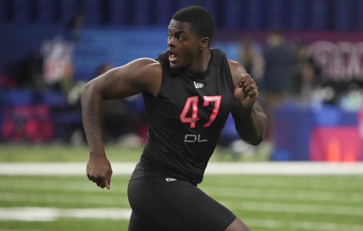 Mar 5, 2022; Indianapolis, IN, USA; Oklahoma defensive lineman Isaiah Thomas (DL47) goes through drills during the 2022 NFL Scouting Combine at Lucas Oil Stadium.