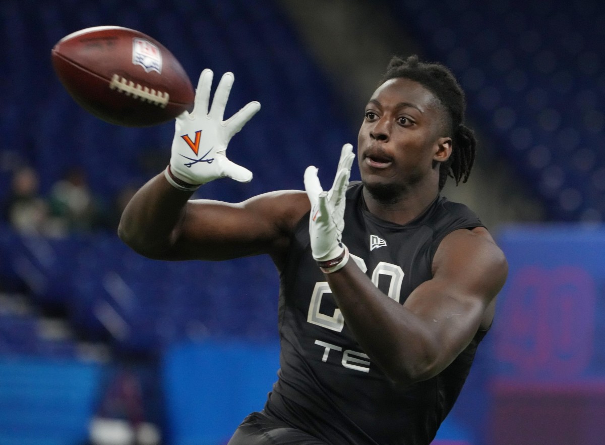 Mar 3, 2022; Indianapolis, IN, USA; Virginia tight end Jelani Woods (TE20) goes through drills during the 2022 NFL Scouting Combine at Lucas Oil Stadium. Mandatory Credit: Kirby Lee-USA TODAY Sports