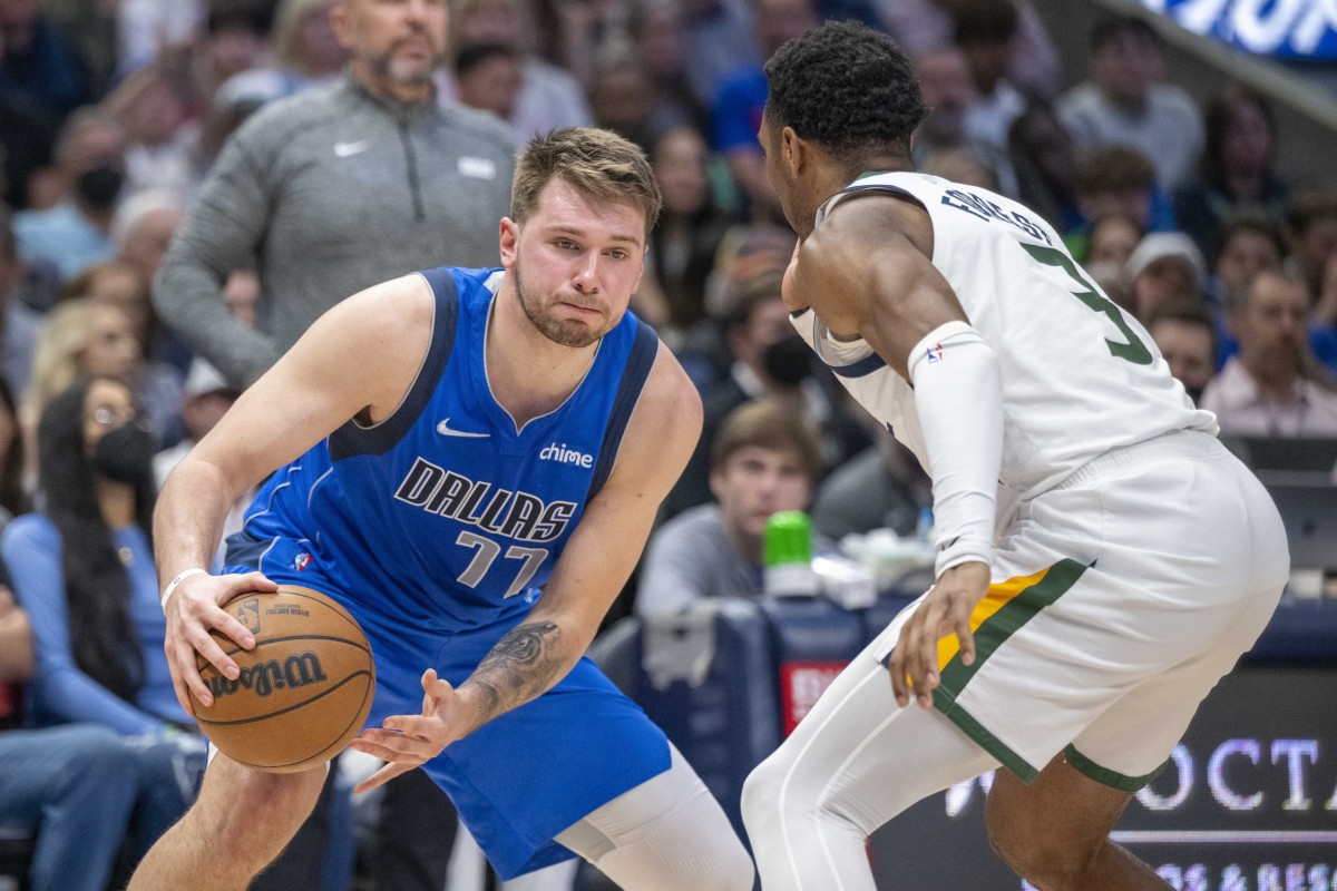 Luka Doncic notes Suns chatter, looking at Mavs bench late in Game