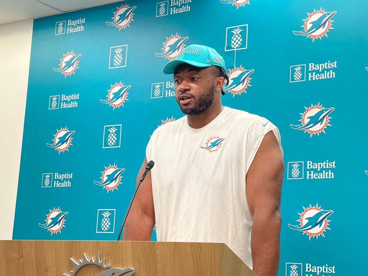 Miami Dolphins Friday Mailbag: Waddle, 1972 Book, O-line Breakout Player, and More - Sports Illustrated Miami Dolphins News, Analysis and More - Vimarsana News