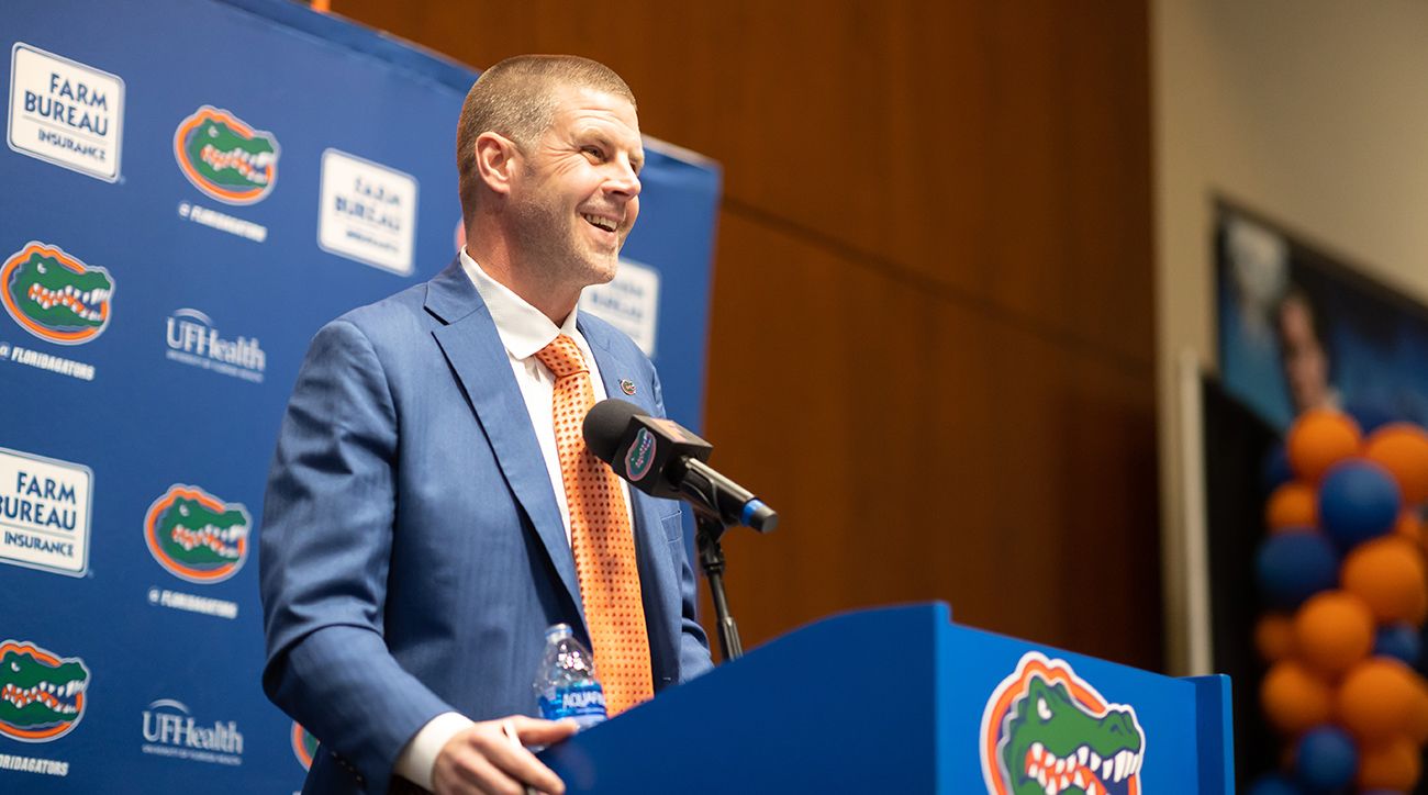 Billy Napier says Florida will wear black jerseys, likely by 2023 - Vimarsana News