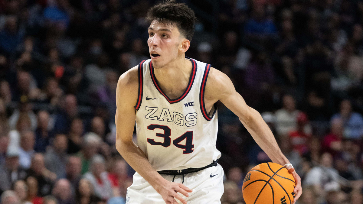 Gonzaga Bulldogs center Chet Holmgren (34) against the Saint Mary’s Gaels during the first half in the finals of the WCC Basketball Championships.