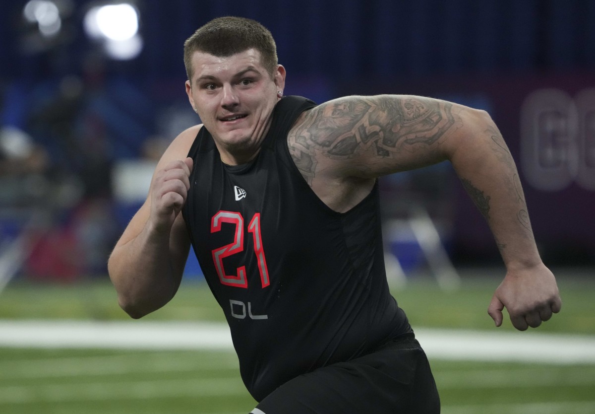 Mar 5, 2022; Indianapolis, IN, USA; Arkansas defensive lineman John Ridgeway (DL21) goes through drills during the 2022 NFL Scouting Combine at Lucas Oil Stadium. Mandatory Credit: Kirby Lee-USA TODAY Sports
