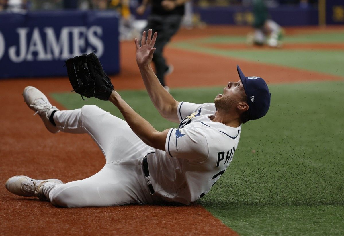 RaysBrettPhillipsSlidingCatch1